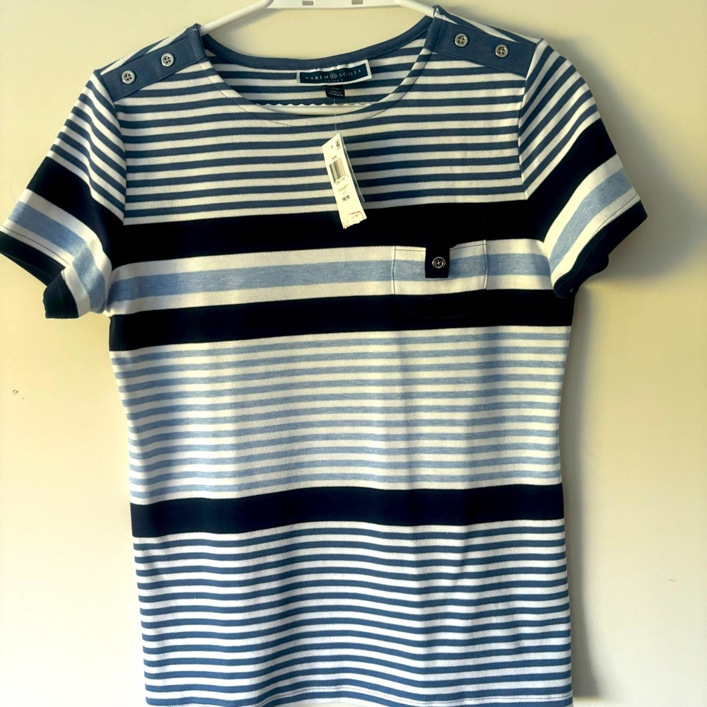 NWT Karen Scott Top. Super soft !